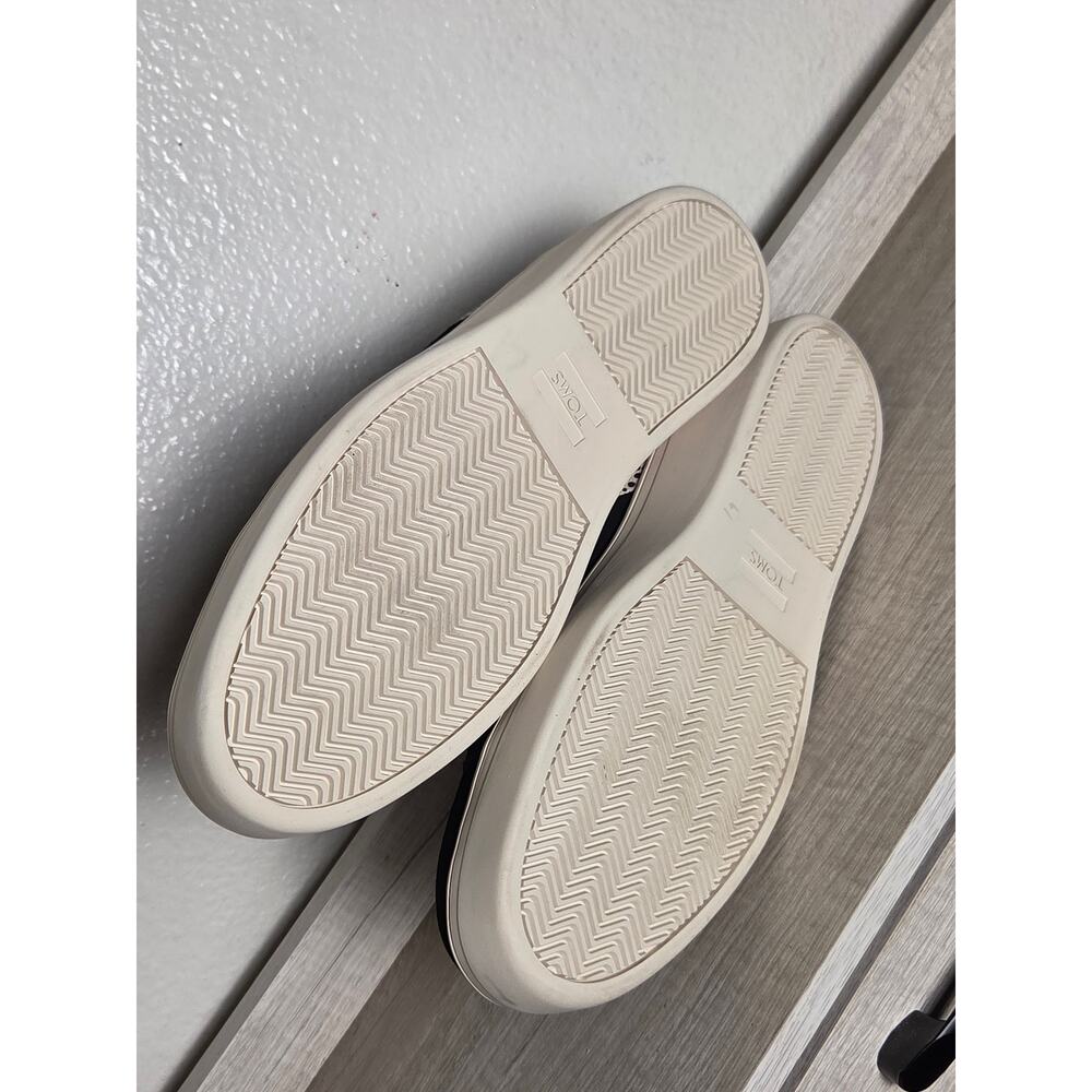 NWOT Toms comfy slip on shoes size 12 - Picture 4 of 4